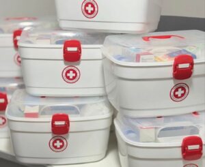 Entrega de kits de primeiros socorros para segurança nas escolas de Pilõezinhos