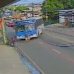 Momento em que motorista de ônibus atropela e mata Matheus de Souza Soares
