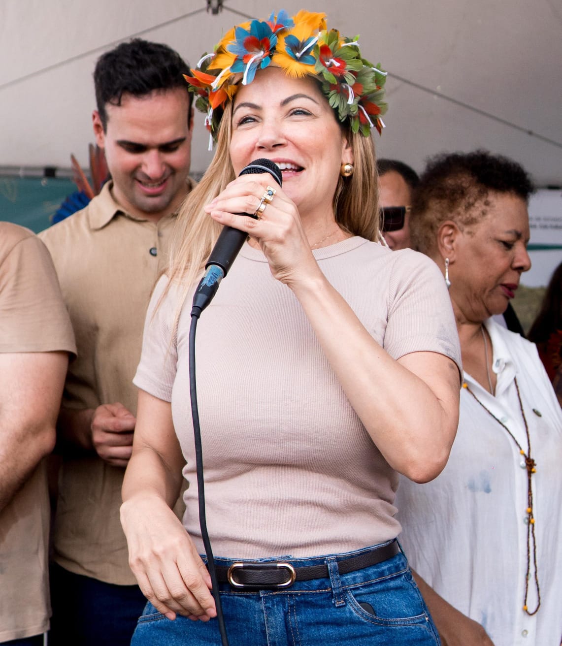 Deputada Danielle do Vale em celebração ao Dia dos Povos Indígenas na Baía da Traição.