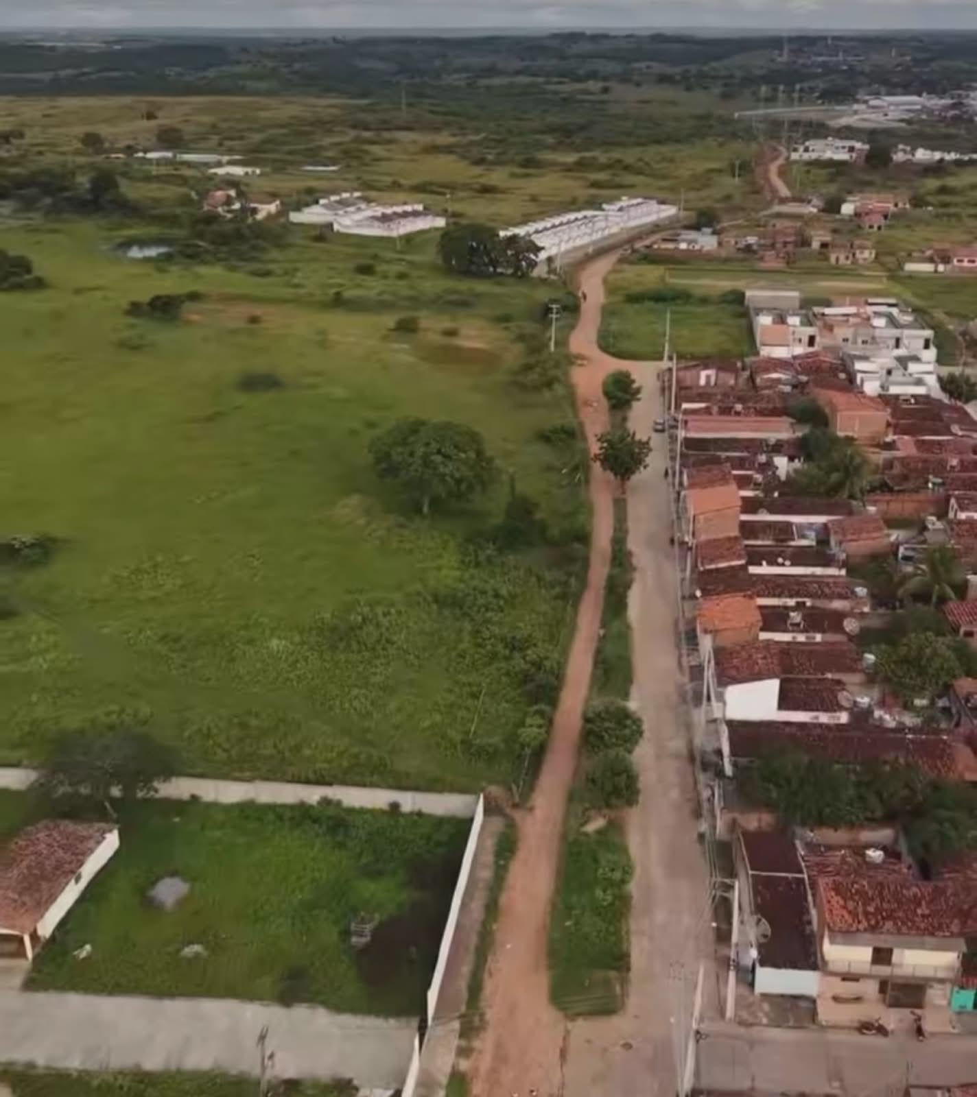 Prefeita Léa anuncia asfalto entre o Lucas Porpino e a Rota do Alto