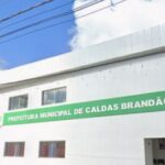 Fachada da Prefeitura Municipal de Caldas Brandão, na Paraíba.
