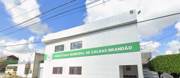 Fachada da Prefeitura Municipal de Caldas Brandão, na Paraíba.