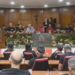 Plenário da Câmara Municipal de João Pessoa ocupado por sindicalistas e trabalhadores durante sessão especial sobre o fim da escala 6x1.