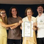 Prefeita Léa Toscano de Guarabira ao lado de autoridades durante a cerimônia de anúncio da nova UBS do Novo PAC Saúde.