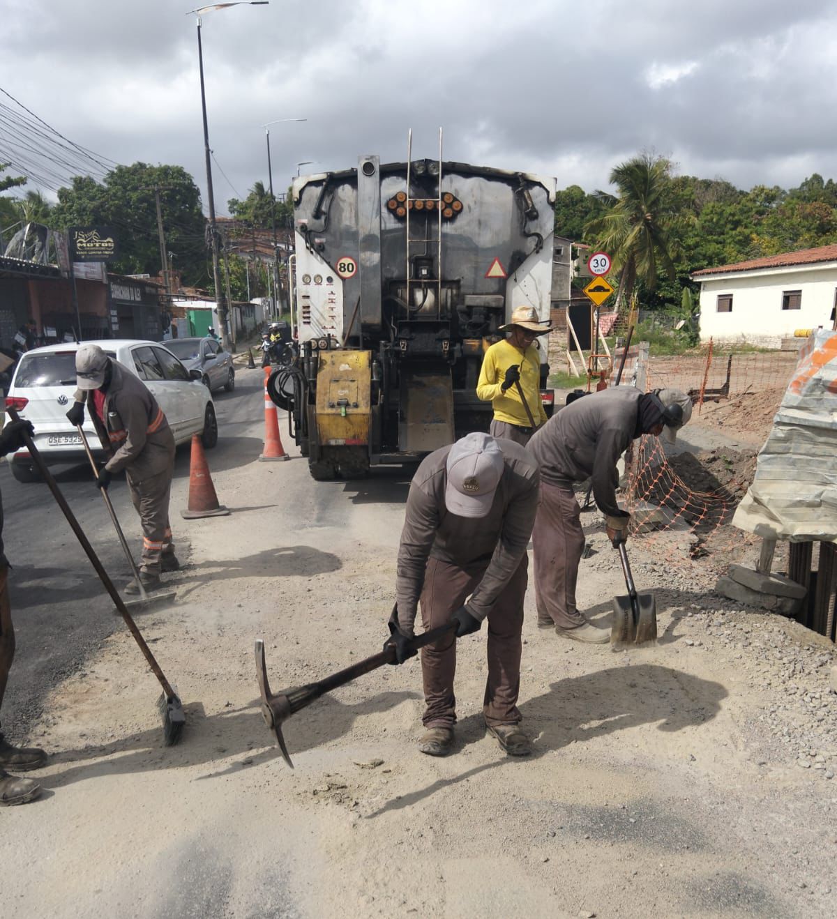 Seinfra inicia Operação Tapa-Buraco em 24 bairros de João Pessoa